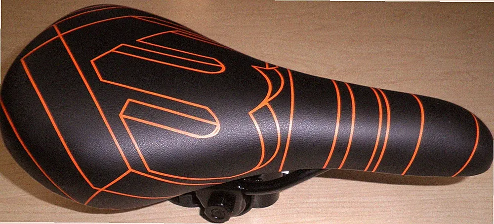 MONGOOSE KIDS' BICYCLE SEAT/SADDLE BLACK/ORANGE BIKE PARTS 639-3
