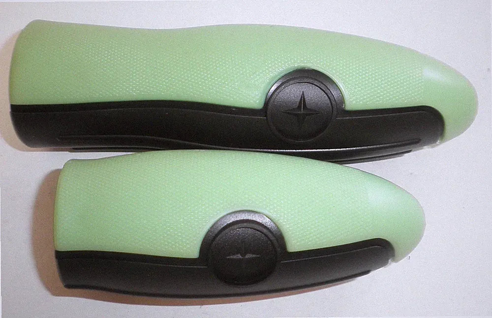 SCHWINN BLACK/MINT GREEN OFF-SET CRUISER BICYCLE HANDLEBAR GRIPS BIKE PARTS 366